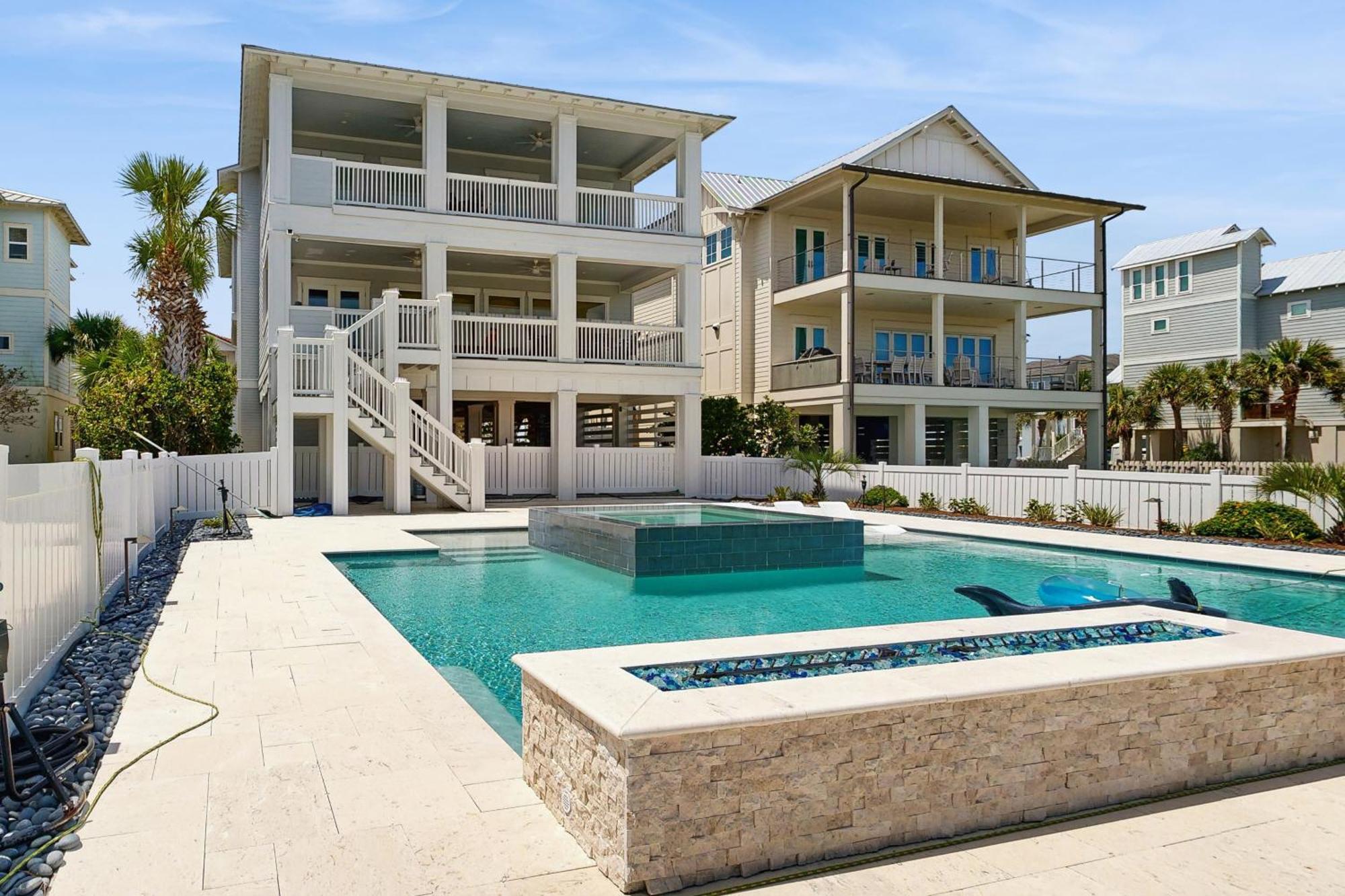 Emerald Waters At Pointe *
